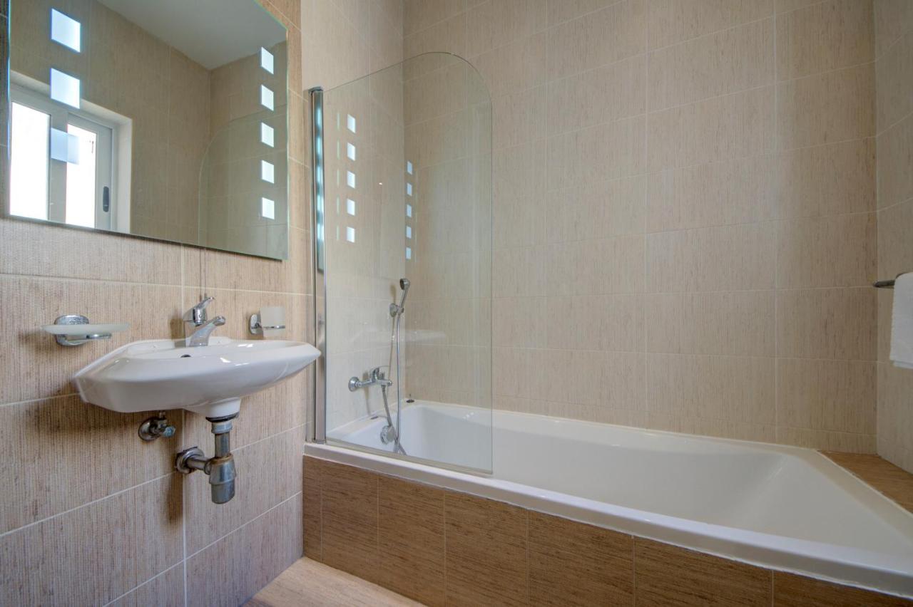 Sapphire Court 2 Bedroom Apartments By Shortletsmalta Sliema Zewnętrze zdjęcie